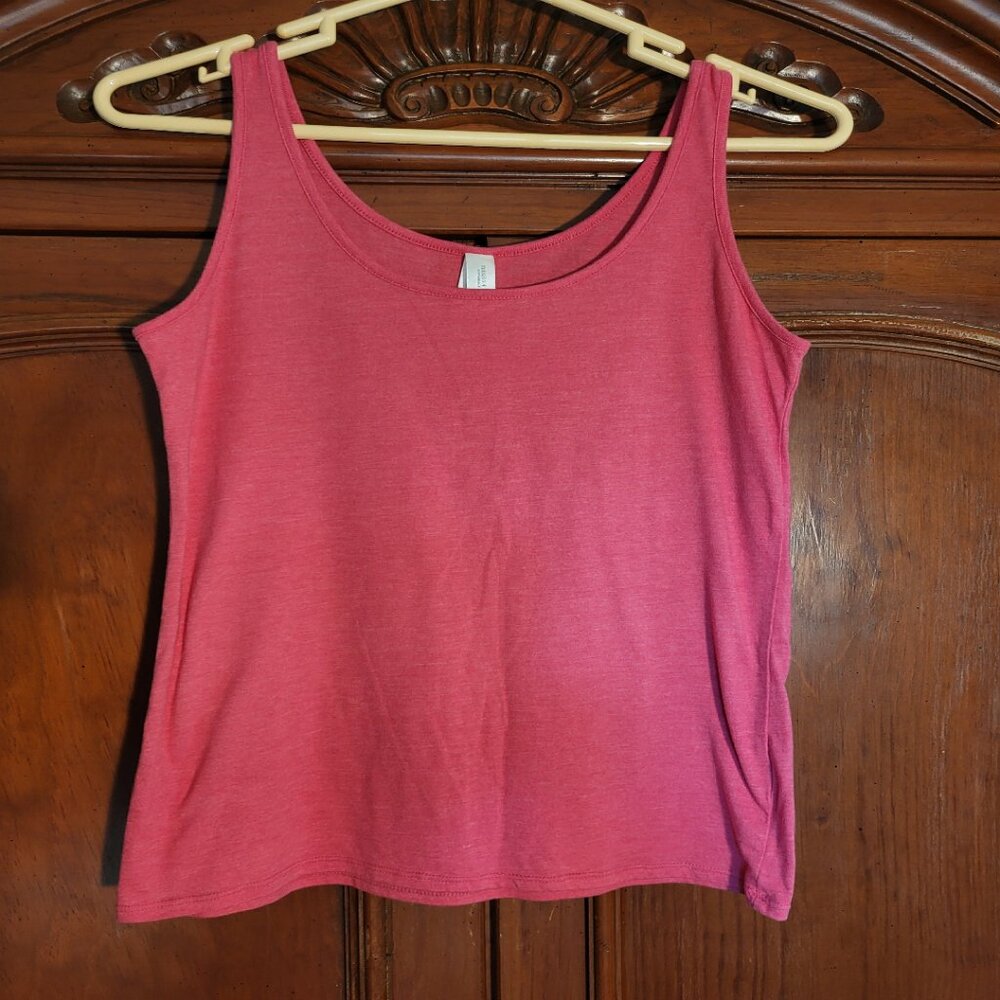 Light red tank - soft like new cond